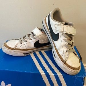 Nike Court Legacy Sneakers kids size 11